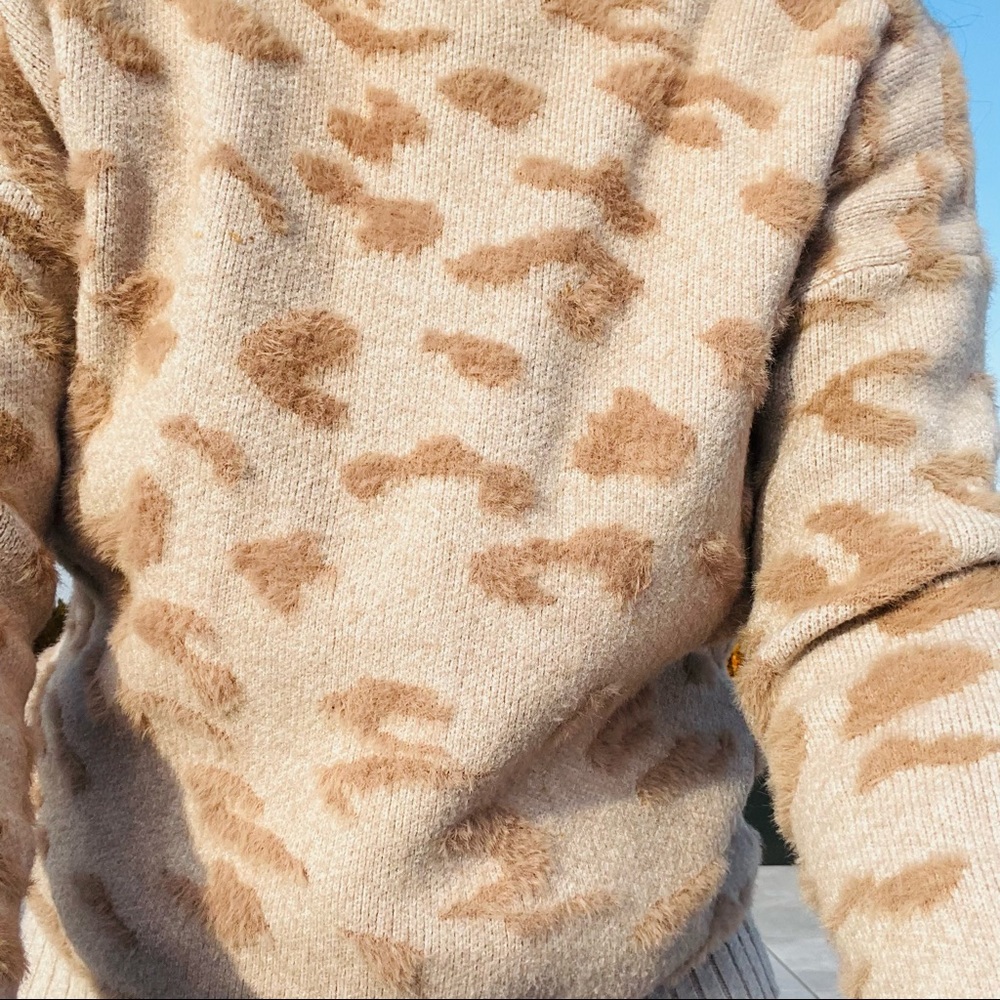FATE Leopard Pattern Drop Shoulder Sweater - Picture 11 of 16